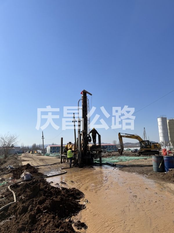 路面壓漿施工：提升道路質(zhì)量，改善交通環(huán)境！
